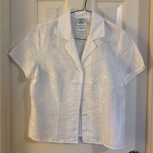 Super-cute, never worn women’s white short sleeve button-down